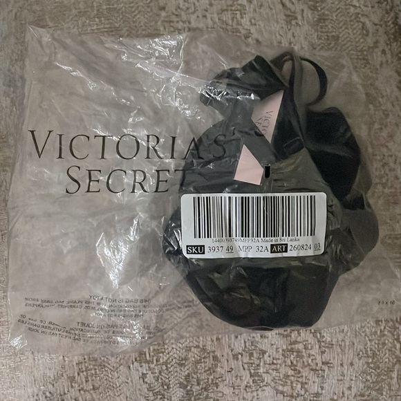 Victoria’s Secret Very Sexy So Obsessed Push-Up Bra - Picture 8 of 8